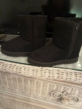 Black Short Winter Boots